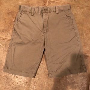 Vineyard Vines Boy Khaki Shorts size 10